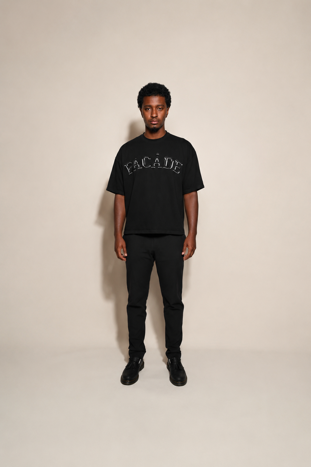 Black FACĀDE TEE